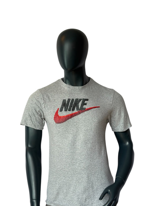 Nike Vintage Style Retro Logo T Shirt Grey Red Swoosh Streetwear