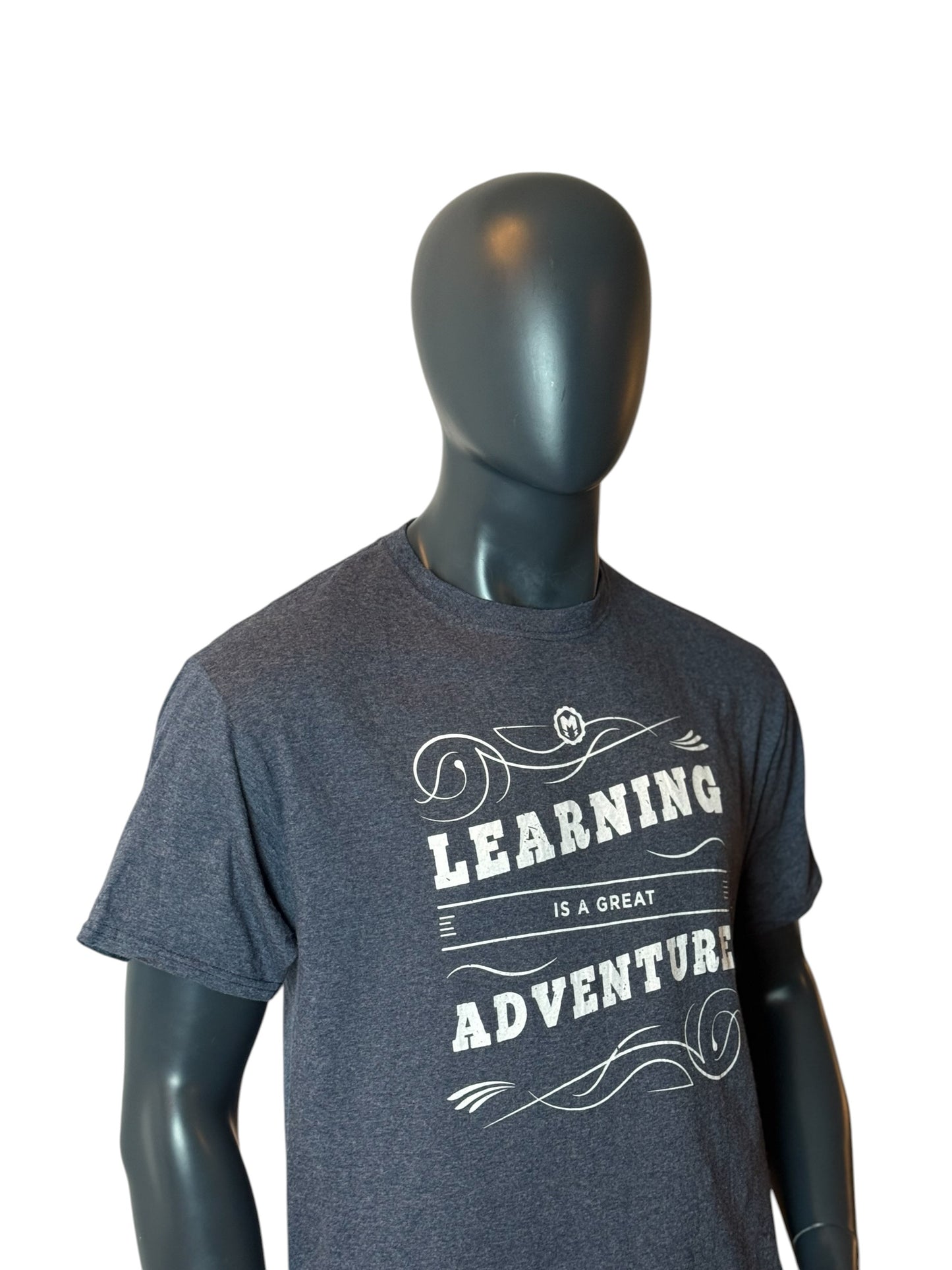 Vintage Graphic T-Shirt Grey “Learning Is A Great Adventure” Size L