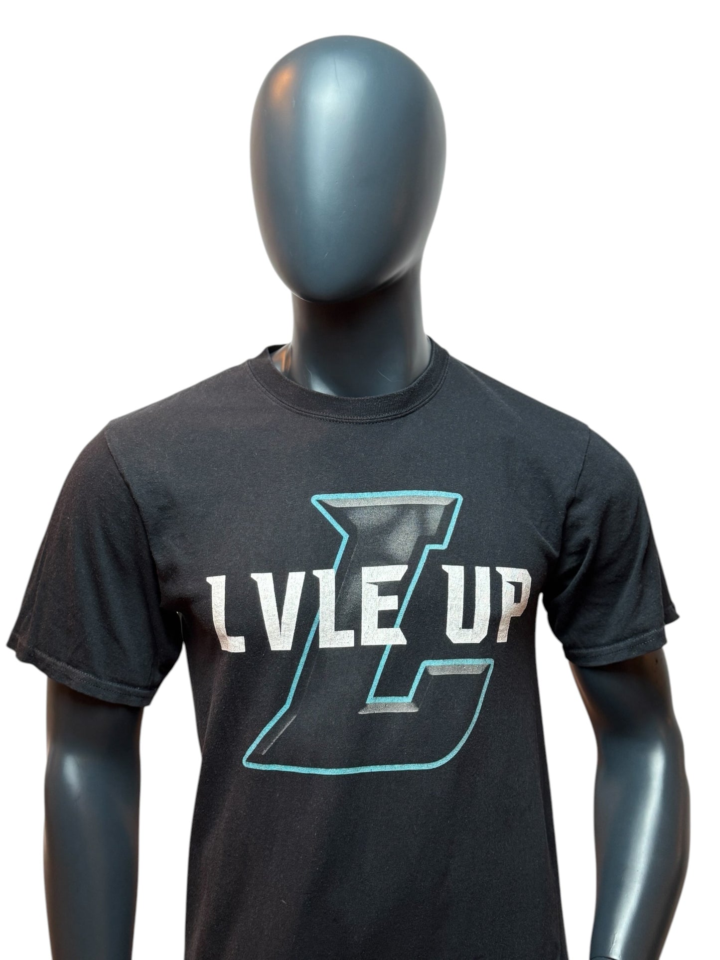 Vintage “LVLE UP” Graphic T-Shirt Black Streetwear Tee Size M