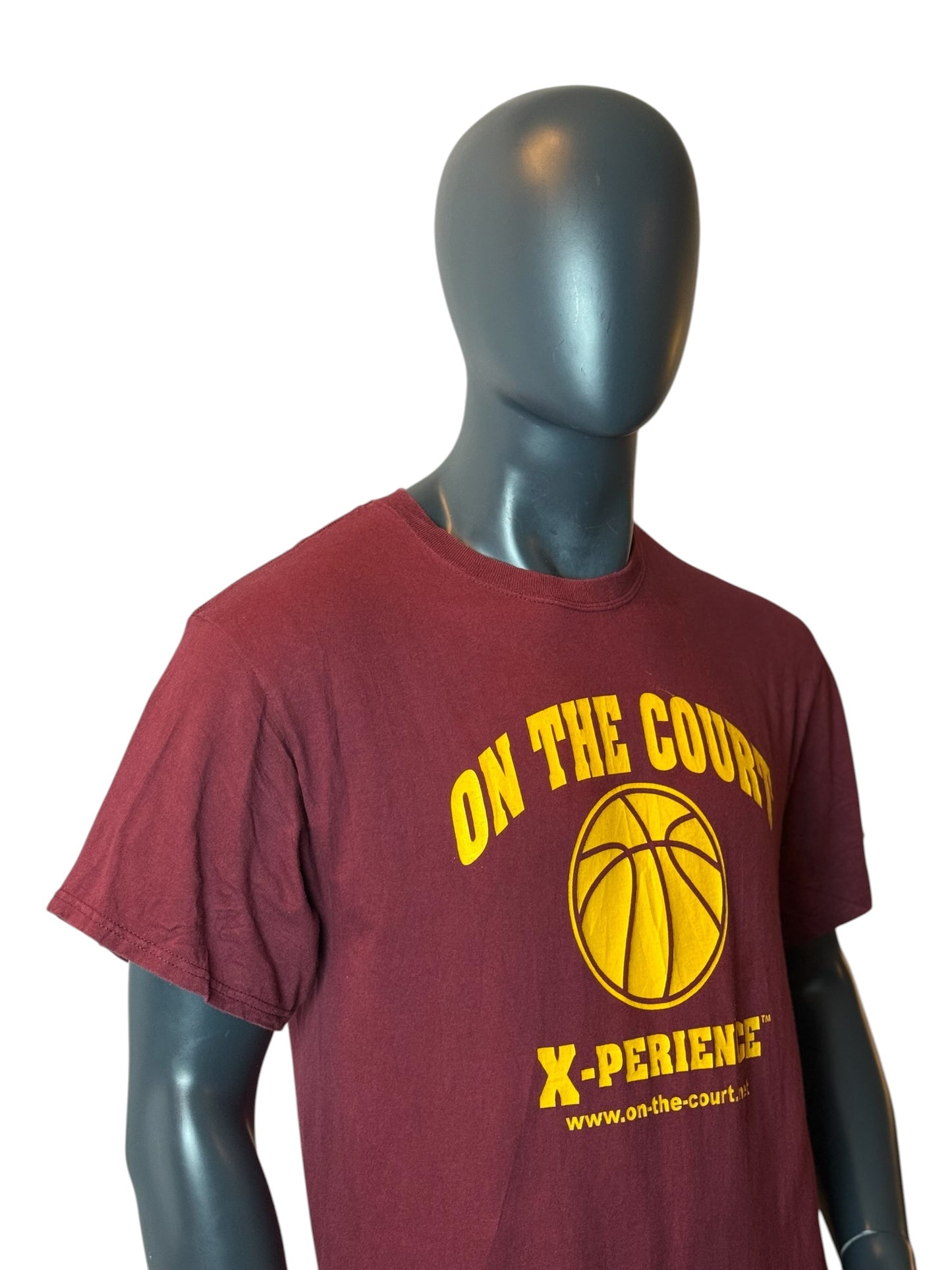 On The Court X-Perience T Shirt Burgundy Basketball Graphic Tee Size L
