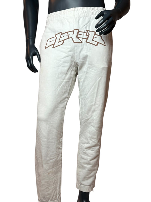 OLAKALA Sweatpants Weiß – Premium Streetwear Jogginghose mit Frontprint